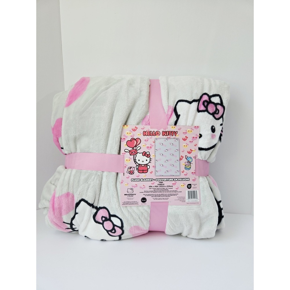 Hello Kitty plush blanket 60in x 90 in Twin XO Sanrio‎ NEW